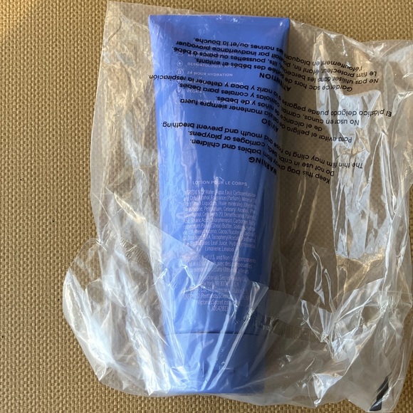 NWT Pink Victoria's Secret Sugar Sky Body Lotion - Picture 2 of 5